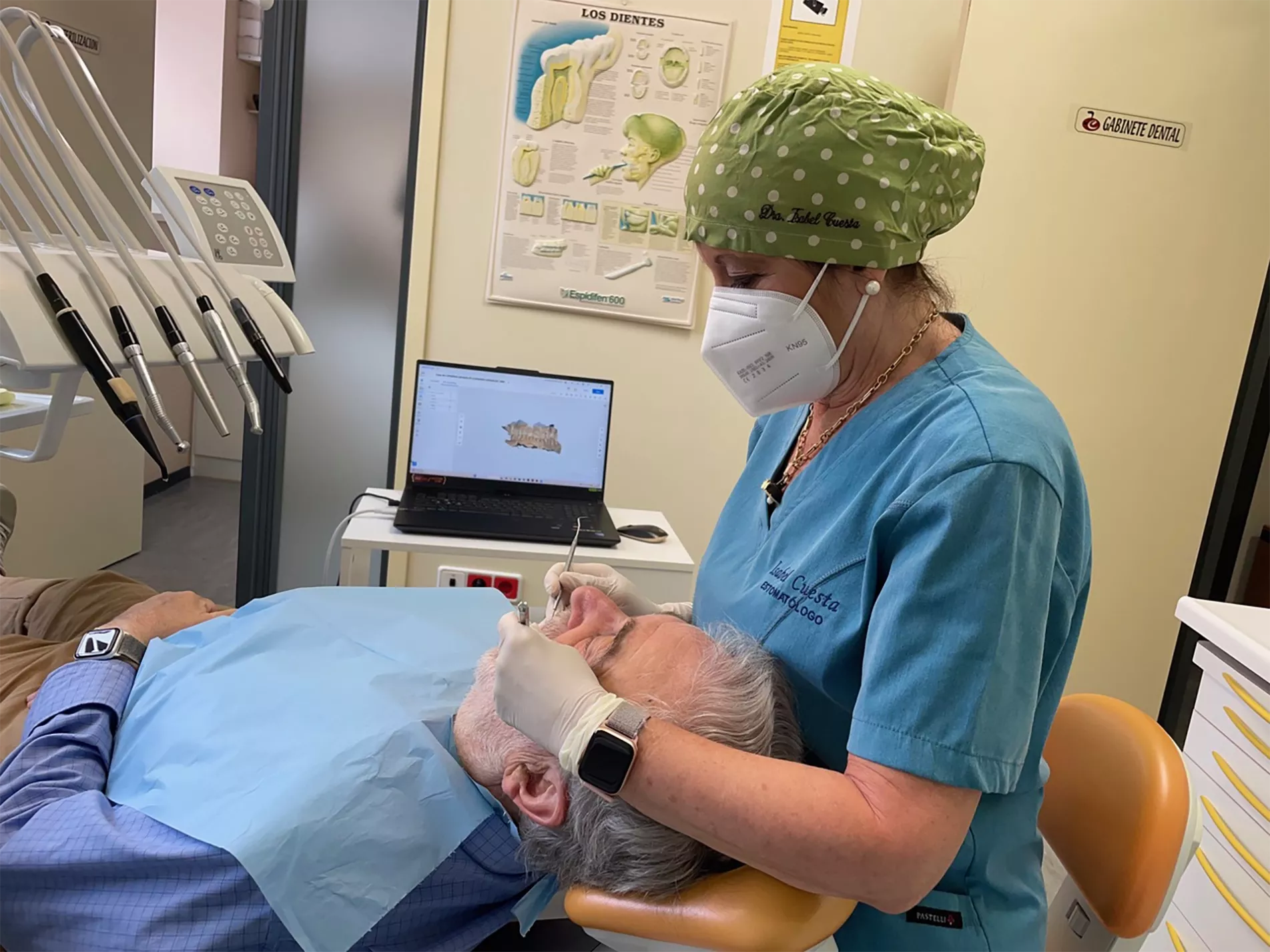 Equipo profesional de Clínica Dental Isabel Cuesta en Siero